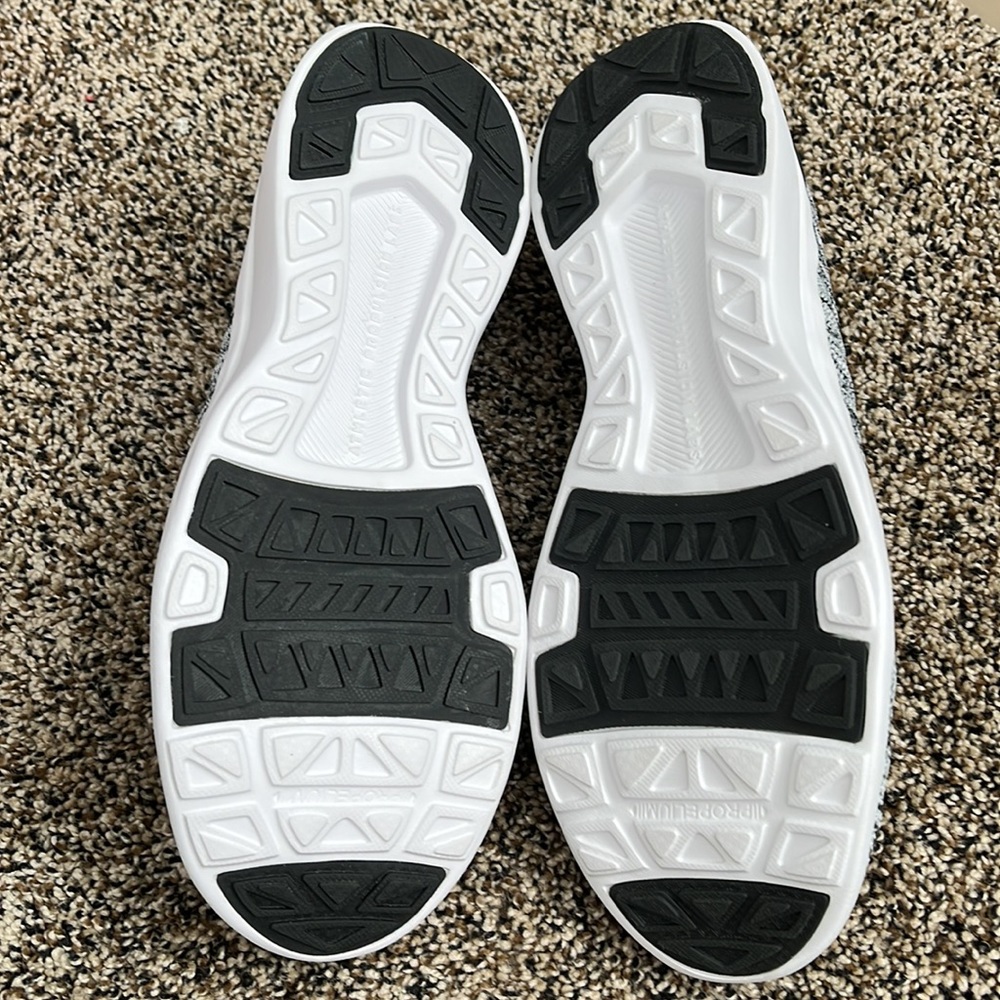 APL Techloom Wave Heather Gray Sneaker, New - Picture 5 of 6